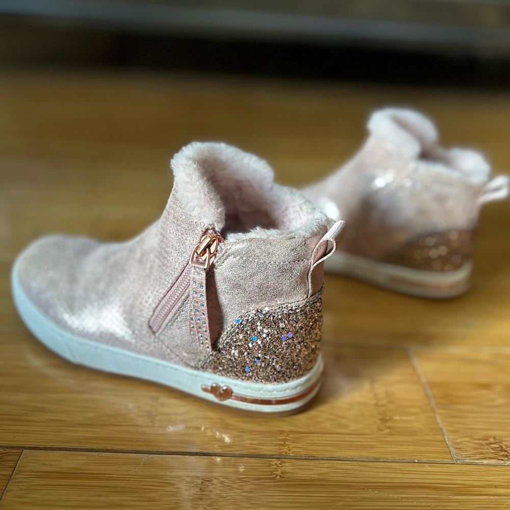 Girls boots